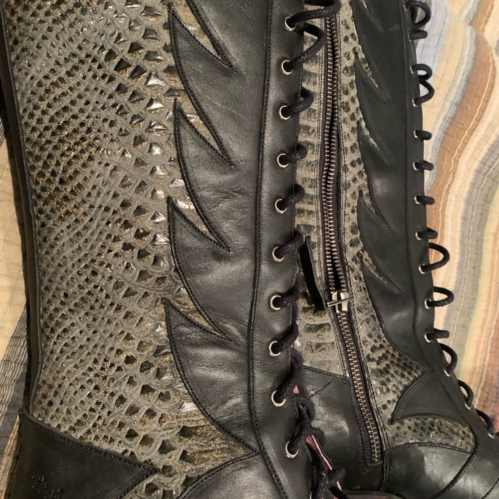 Junk gypsy black with green snake print up the sides